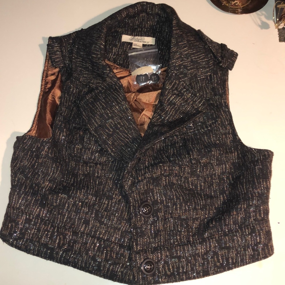 NEW cuteeee cropped vest 😍